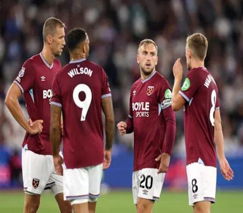 雄鹿内线发挥出色 字母哥统治攻防两端